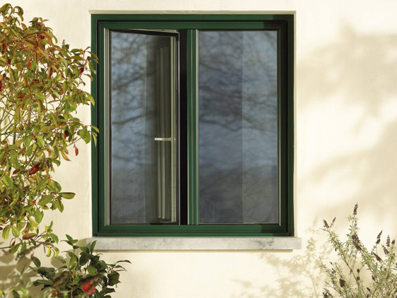Fenêtre aluminium de couleur verte