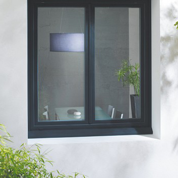 Fenêtre PVC de couleur noire
