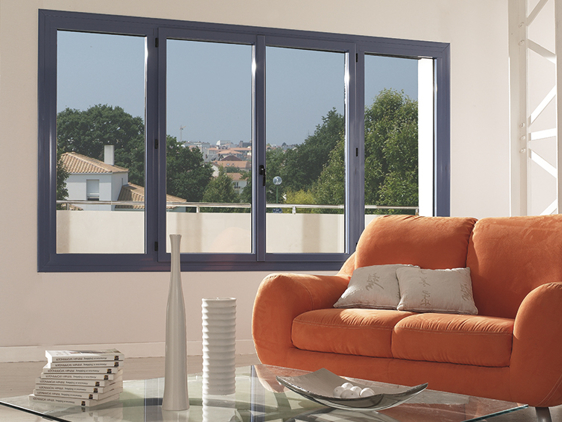 De belles fenêtres aluminium sont un élément de décoration de votre maison