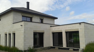 Menuiseries aluminium pour une maison moderne