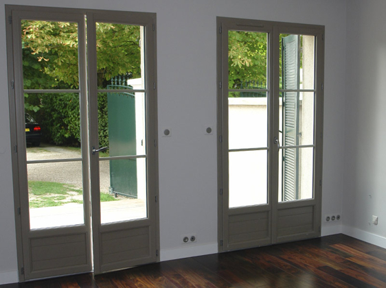 Porte-Fenêtre PVC sur mesure de couleur grise