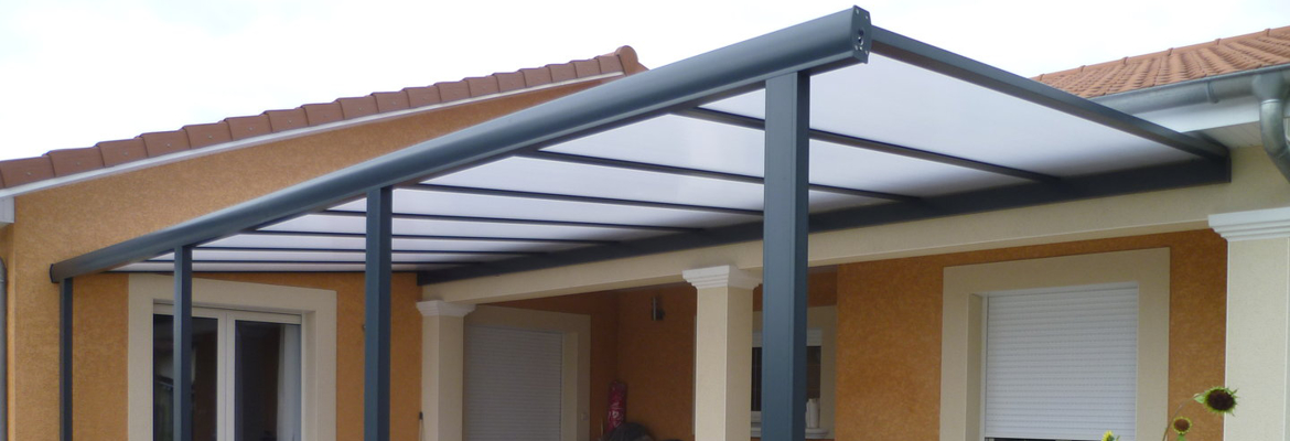 La pergola aluminium à toit en polycarbonate